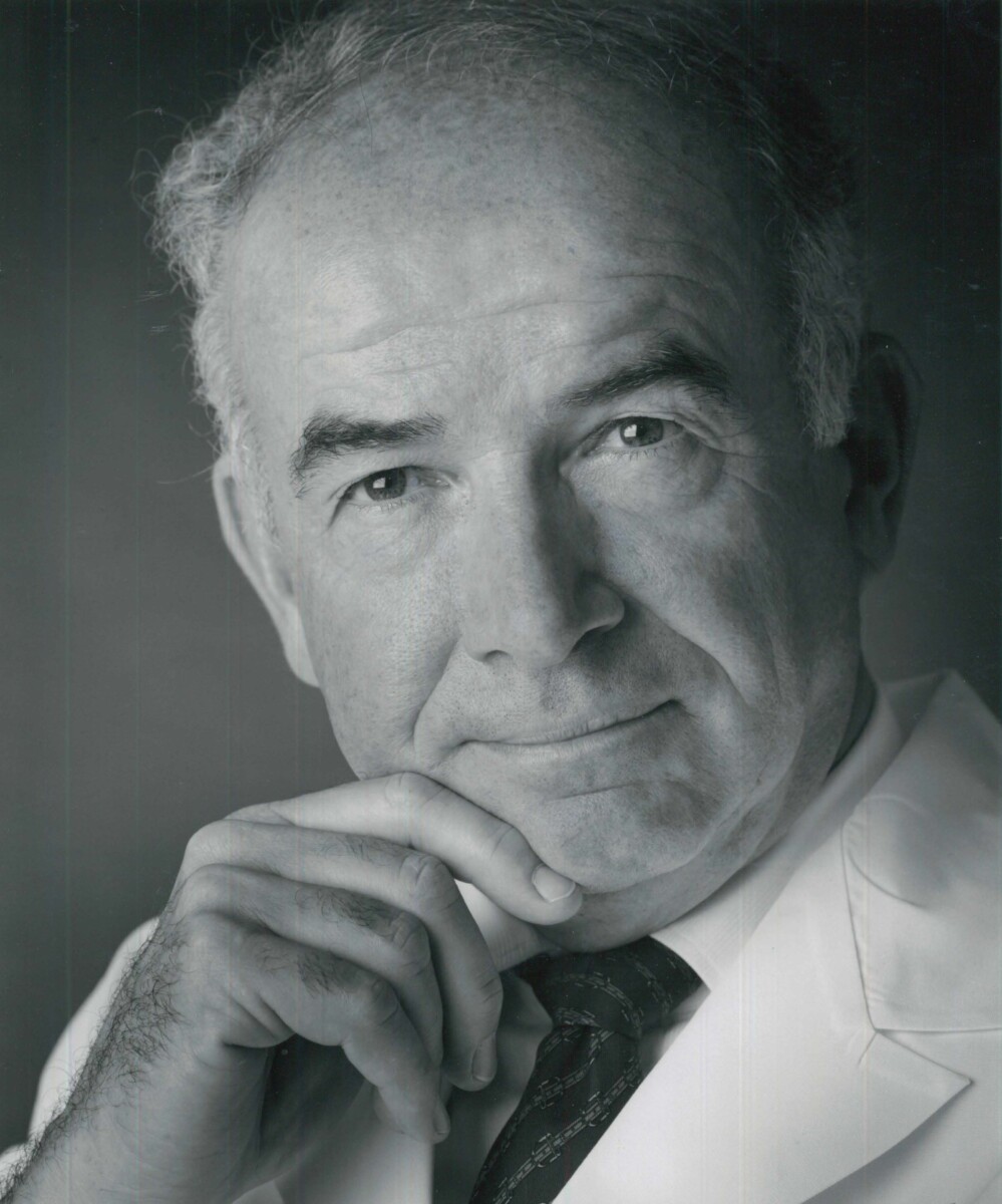 Henry Begg Dinsdale, CM, MD, FRCPC