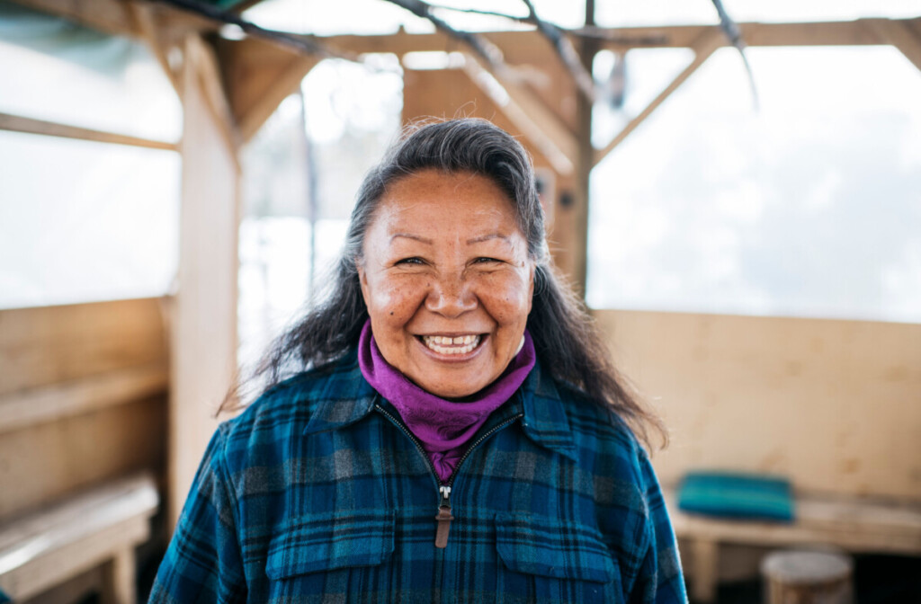 L’Aînée Be’sha Blondin est cofondatrice de l’Arctic Indigenous Wellness Foundation. (Source : Arctic Indigenous Wellness Foundation (AIWF). Tous droits réservés par l’AIWF.)